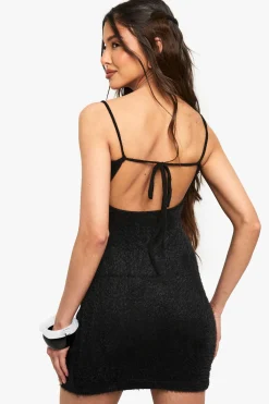 boohoo Robe Mini Tricotée au Crochet avec Détail Fleuri<Femme Pulls Et Gilets|Toutes Les Mailles