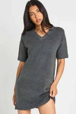 boohoo Robe Mini Tricotée À Col V Et Manches Courtes Pour Grandes Tailles<Femme Pulls Et Gilets|Toutes Les Mailles