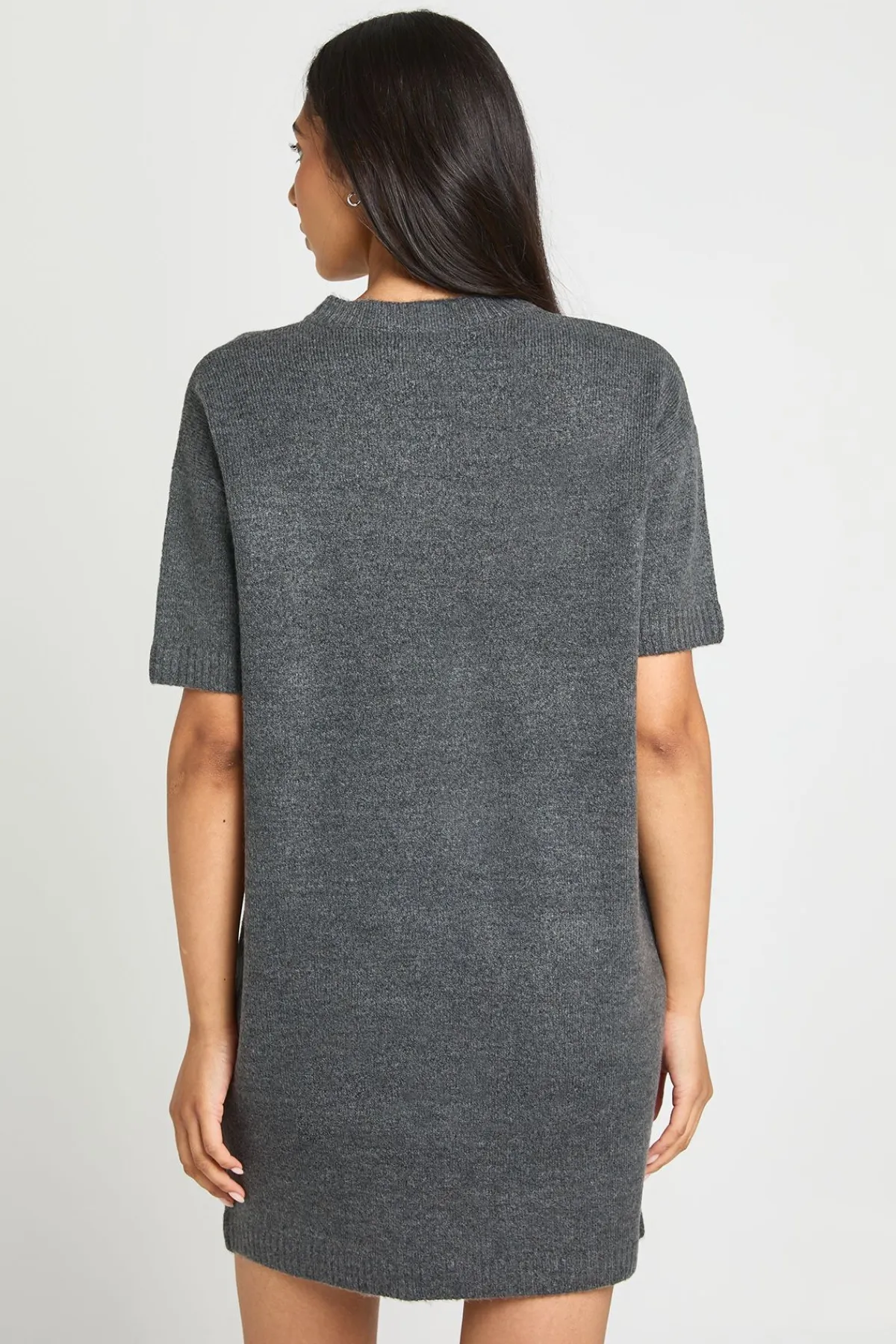 boohoo Robe Mini Tricotée À Col V Et Manches Courtes Pour Grandes Tailles<Femme Pulls Et Gilets|Toutes Les Mailles