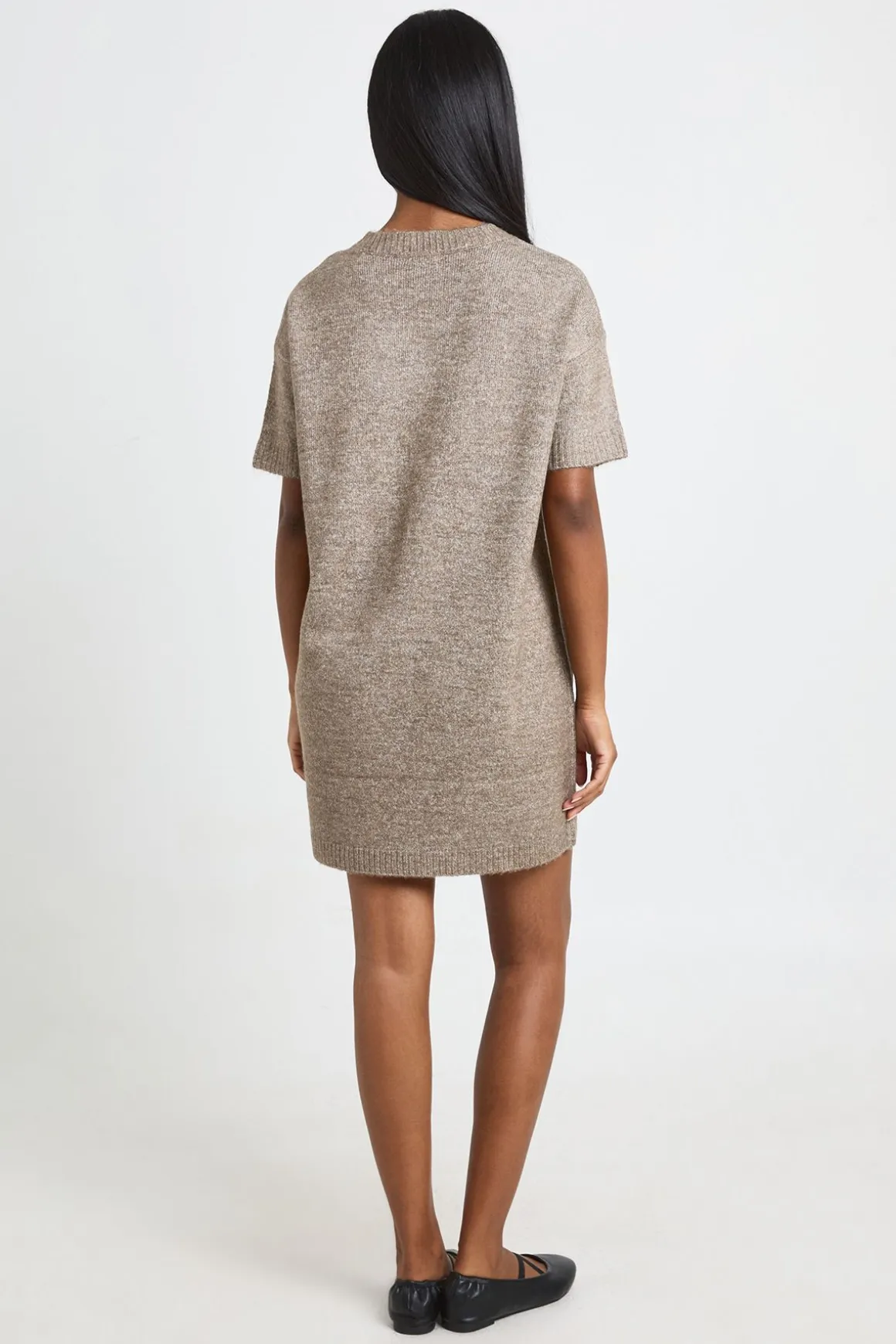 Robe Mini Tricotée À Manches Courtes Et Col En V