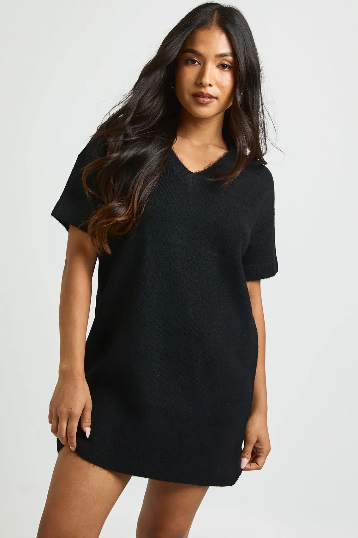 boohoo Robe Mini Tricotée À Manches Courtes Et Col V Pour Petite Taille<Femme Pulls Et Gilets|Toutes Les Mailles