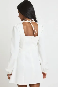 Robe Mini Évasée À Manches Volumineuses