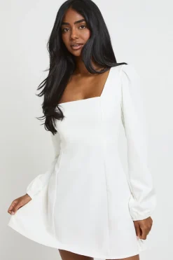 Robe Mini Évasée À Manches Volumineuses