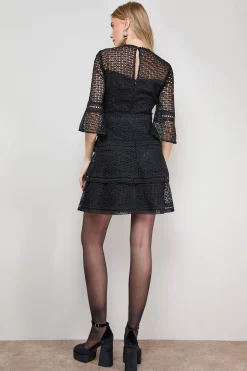 Robe Mini à Volants avec Manches Bouffantes et Détails en Dentelle