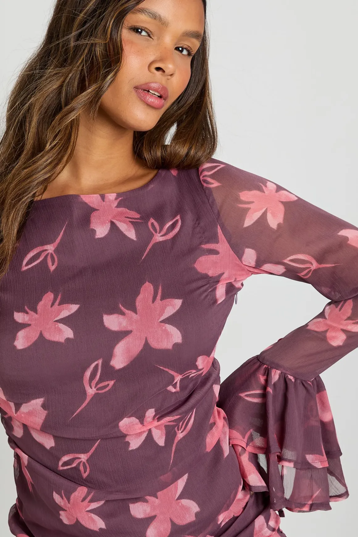 Robe mini à volants en chiffon floral