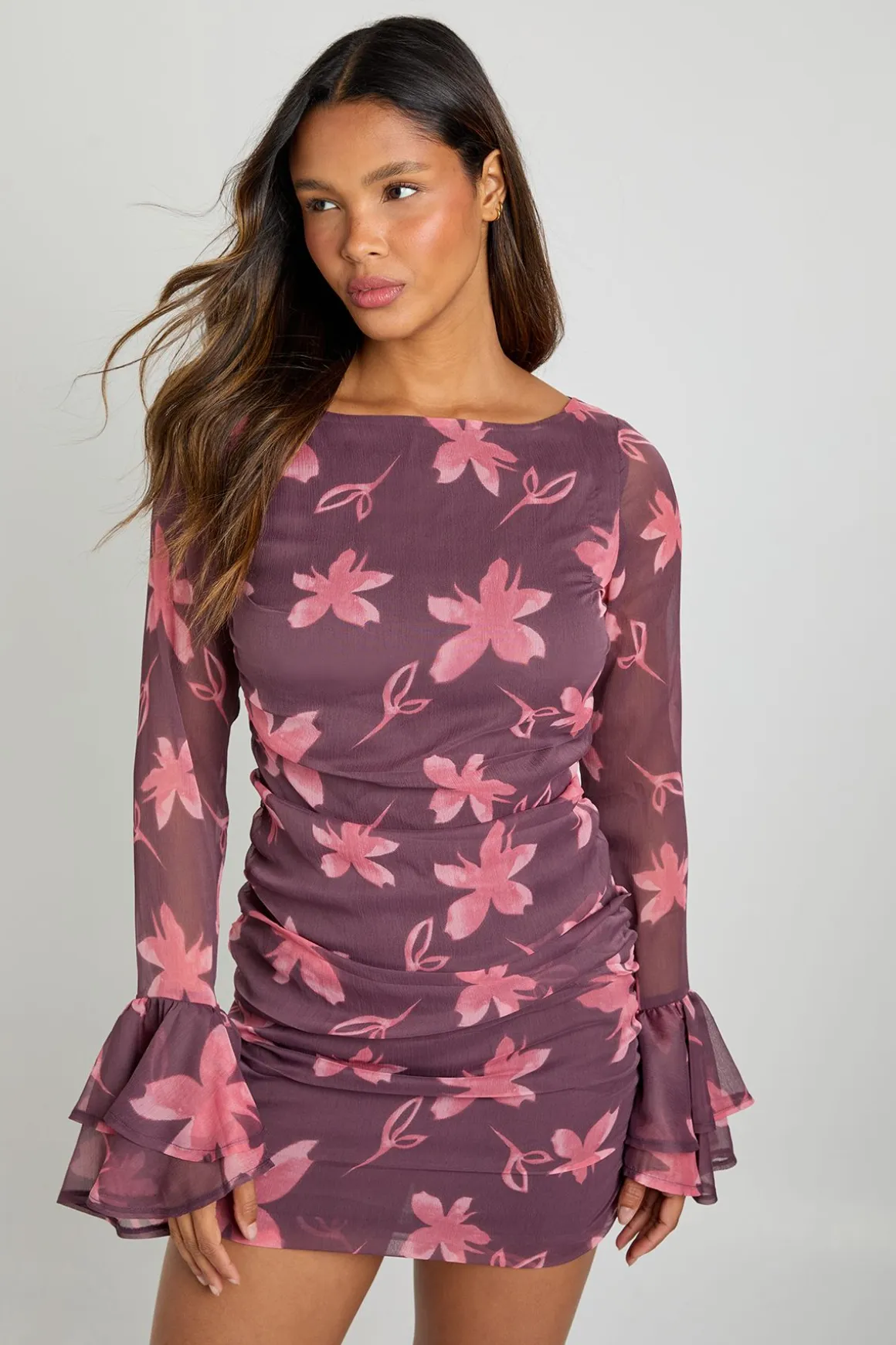 Robe mini à volants en chiffon floral
