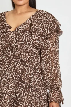 boohoo Robe Mini À Volants En Mousseline Fleurie Plus<Femme Robes Patineuses|Robes À Manches Longues