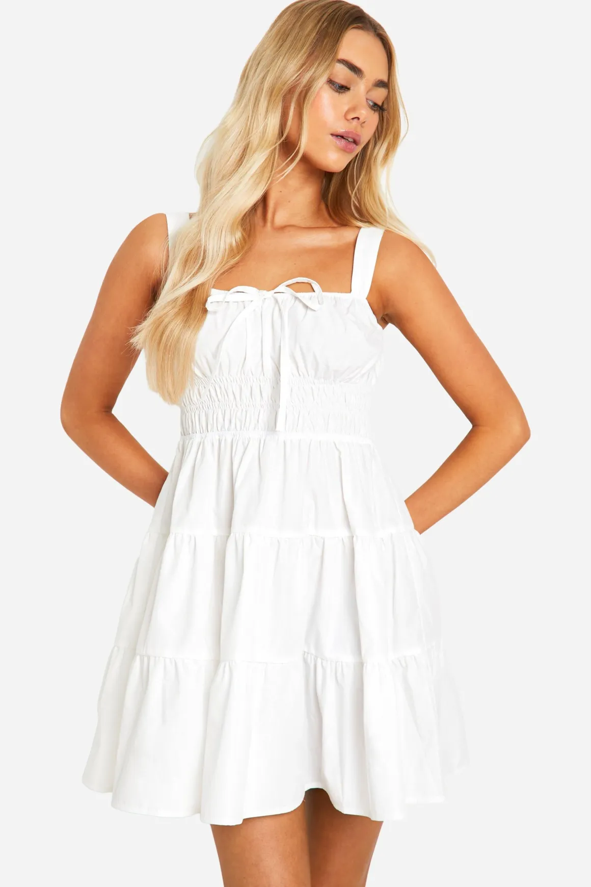 Robe mini à volants smockée