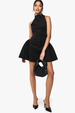 Robe Mini Volume à Encolure Racer