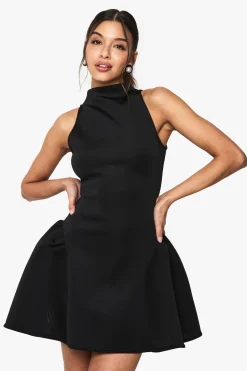 Robe Mini Volume à Encolure Racer