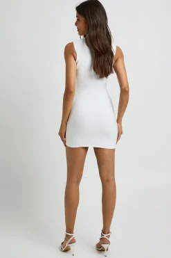 Robe Moulante Courte À Col Montant Premium