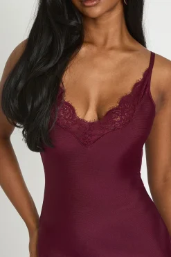 Robe Moulante Courte En Bandage Avec Finitions En Dentelle Premium