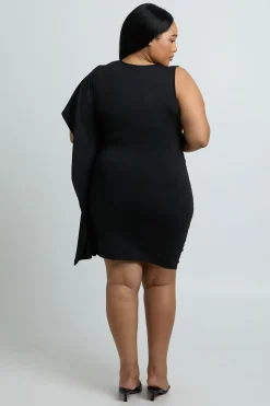Robe Moulante Courte Grande Taille Sans Manches Froncée Avec Cape