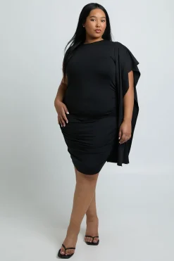 Robe Moulante Courte Grande Taille Sans Manches Froncée Avec Cape