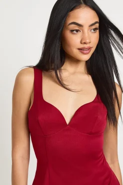 Robe Moulante à Décolleté Plongeant et Bretelles