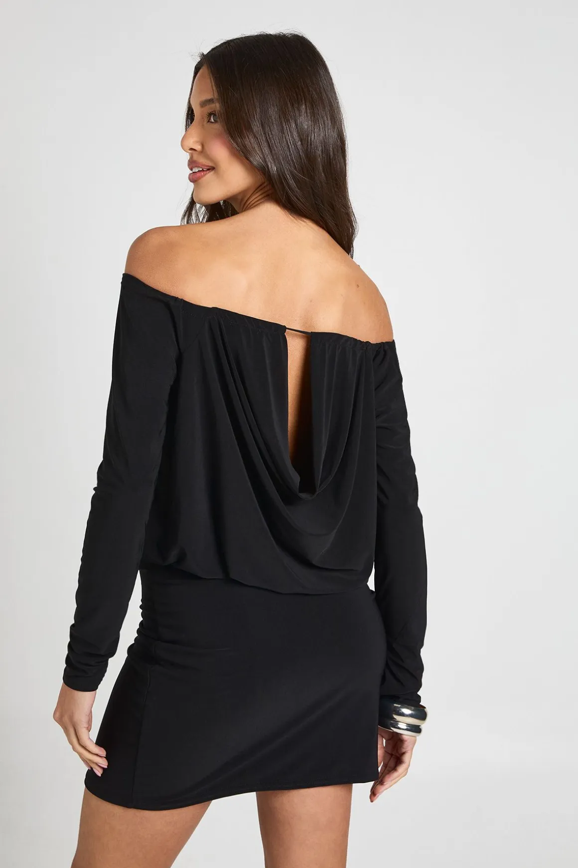 Robe Moulante Drapée À Encolure Bardot En Tissu Slinky
