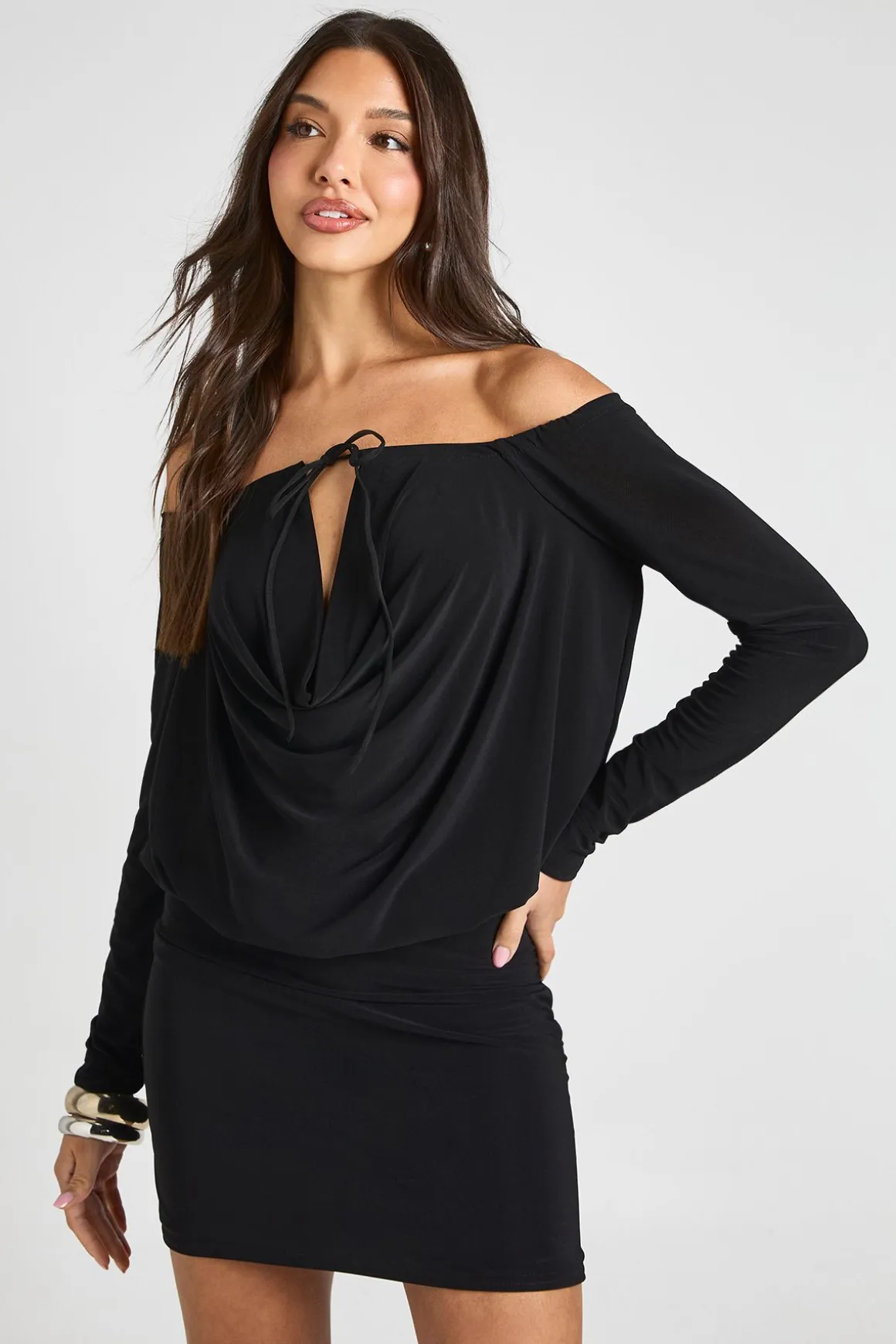 Robe Moulante Drapée À Encolure Bardot En Tissu Slinky