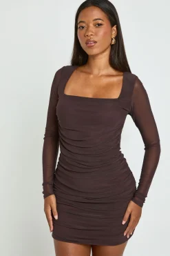 Robe Moulante en Maille Froncée à Encolure Carrée