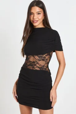 Robe Moulante À Manches Cape Et Empiècement En Dentelle