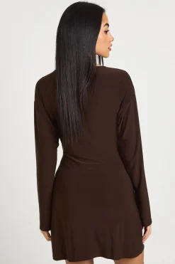 boohoo Robe Moulante à Manches Longues avec Finitions Dorées<Femme Looks Chocolat|Robes À Manches Longues