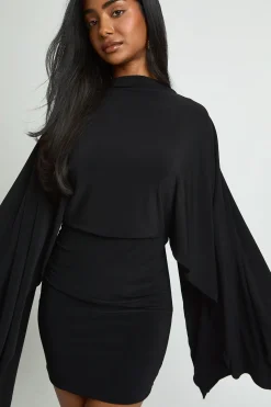 Robe Moulante Mini À Manches Cape