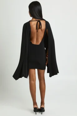 Robe Moulante Mini À Manches Cape