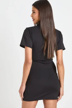 Robe Moulante Mini À Manches Courtes Avec Détail Doré À La Taille