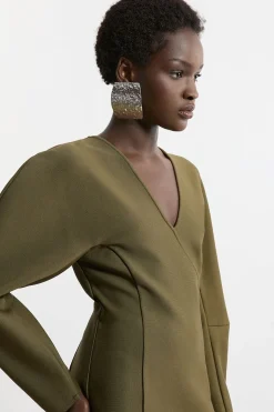 Robe Moulante Mini À Manches Longues Et Bandage Tricoté Avec Épaules Structurées