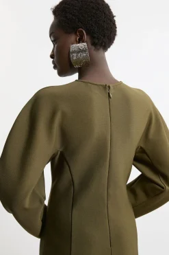 Robe Moulante Mini À Manches Longues Et Bandage Tricoté Avec Épaules Structurées