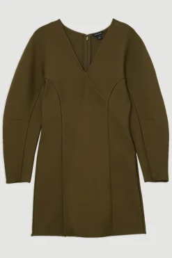 Robe Moulante Mini À Manches Longues Et Bandage Tricoté Avec Épaules Structurées