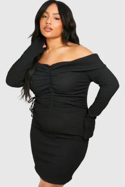 boohoo Robe moulante texturée à épaules dénudées et à fronces<Femme Robes Moulantes|Robes À Manches Longues