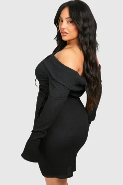 boohoo Robe moulante texturée à épaules dénudées et à fronces<Femme Robes Moulantes|Robes À Manches Longues