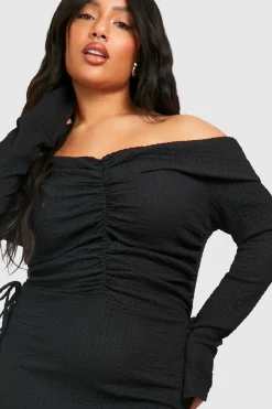 boohoo Robe moulante texturée à épaules dénudées et à fronces<Femme Robes Moulantes|Robes À Manches Longues