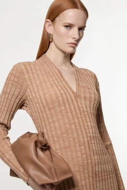 Robe Moulante Tricotée Côtelée à Fil Torsadé avec Détail Zip