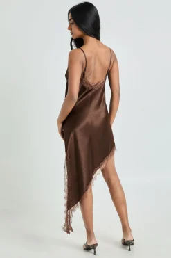 Robe Nuisette Asymétrique En Satin Et Dentelle