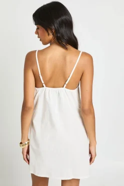 Robe Nuisette À Bretelles Fines Avec Encolure Carrée Brodée