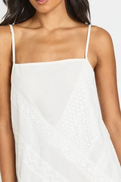 Robe Nuisette À Bretelles Fines Avec Encolure Carrée Brodée