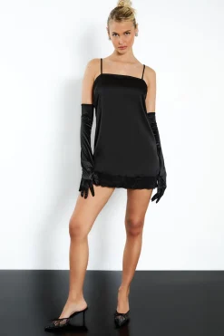 Robe nuisette à encolure carrée avec bordure en dentelle