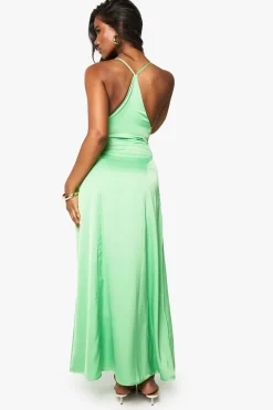 Robe nuisette en satin à bretelles croisées