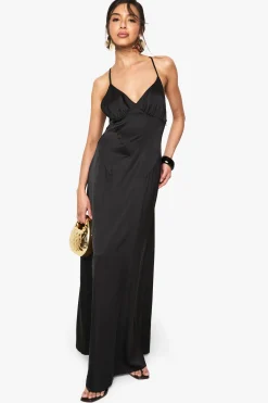 boohoo Robe nuisette en satin croisée à fines bretelles<Femme Satin Et Dentelle|Robes