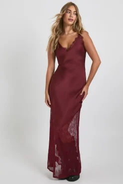Robe nuisette à ourlet en dentelle