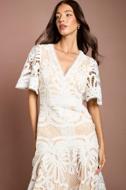 Robe À Ourlet Mouchoir En Dentelle Positionnée