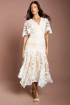 Robe À Ourlet Mouchoir En Dentelle Positionnée