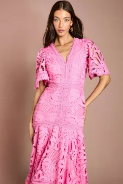 Robe à Ourlet Mouchoir en Dentelle Appliquée