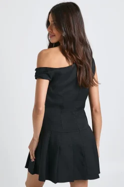boohoo Robe patineuse asymétrique plissée à ourlet tombé<Femme Robes Patineuses|Robes