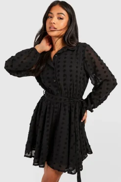 boohoo Robe Patineuse Ceinturée Dobby Petite Taille<Femme Robes Patineuses|Robes À Manches Longues