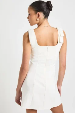 Robe Patineuse à Col Carré et Épaules Nouées