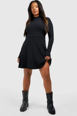 boohoo Robe patineuse à col montant en côtes extra-douces<Femme Robes Patineuses|Robes À Manches Longues
