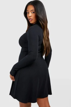 boohoo Robe patineuse à col montant en côtes extra-douces<Femme Robes Patineuses|Robes À Manches Longues