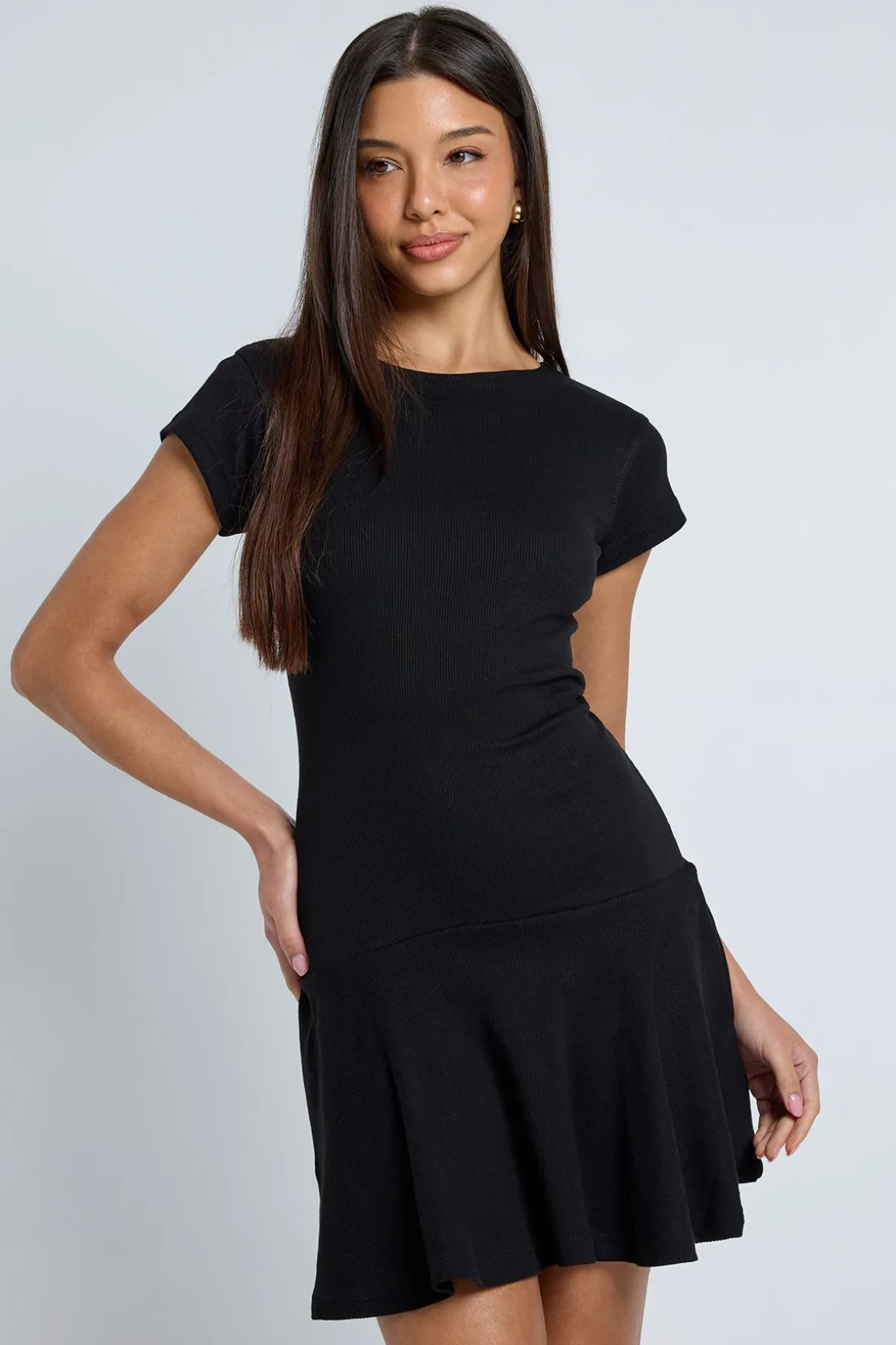 Robe Patineuse Côtelée À Manches Courtes Et Ourlet Asymétrique